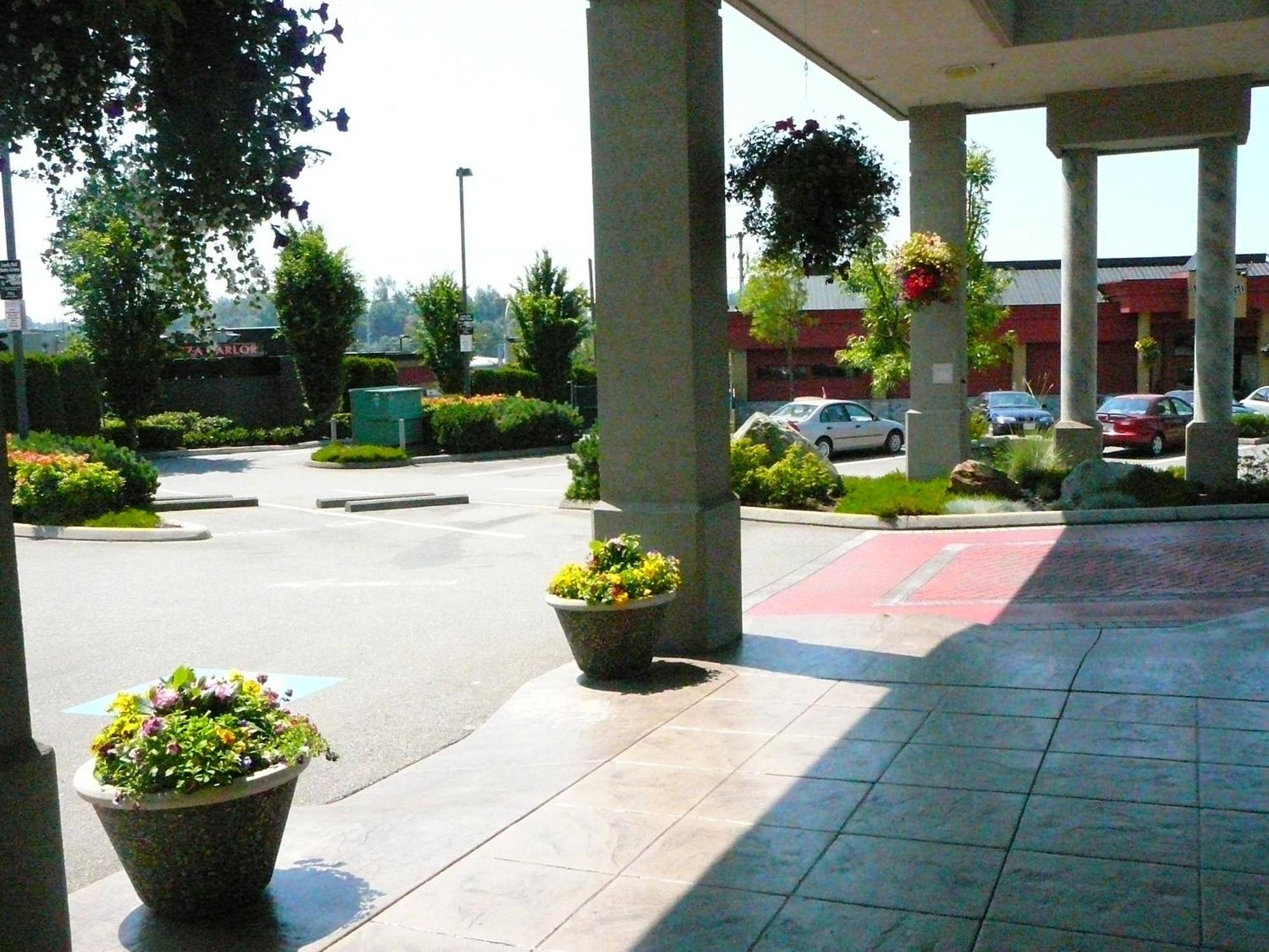 Coast Abbotsford Hotel & Suites Екстер'єр фото