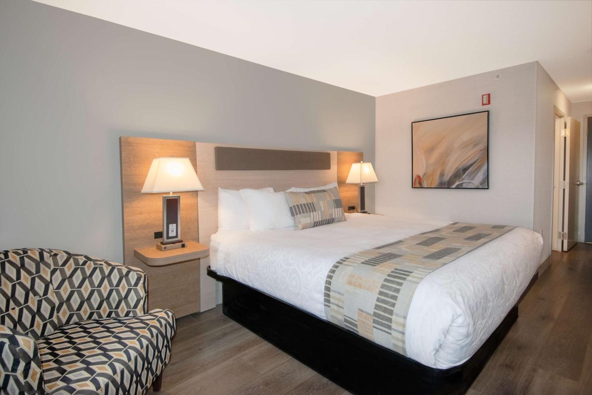 Coast Abbotsford Hotel & Suites Екстер'єр фото