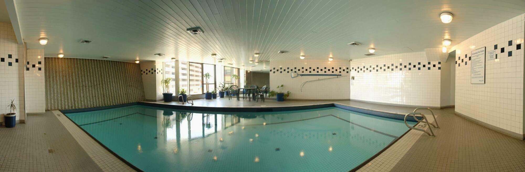 Coast Abbotsford Hotel & Suites Екстер'єр фото